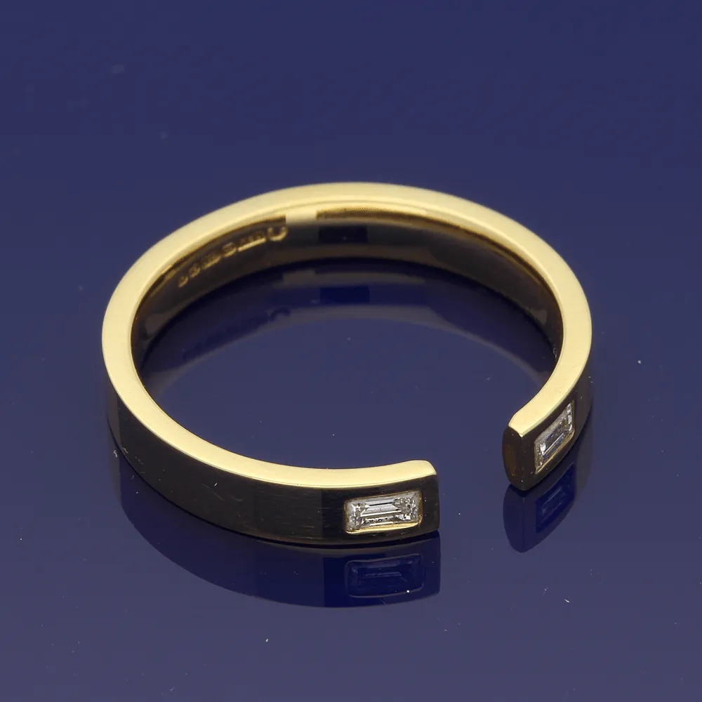 18ct Yellow Gold Horseshoe Shaped Wedding Ring