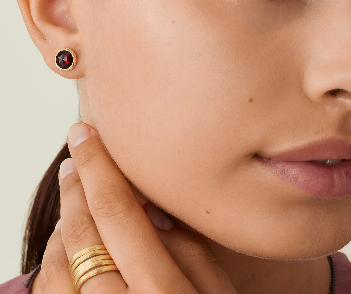 18K Yellow Gold Garnet Stud Earrings