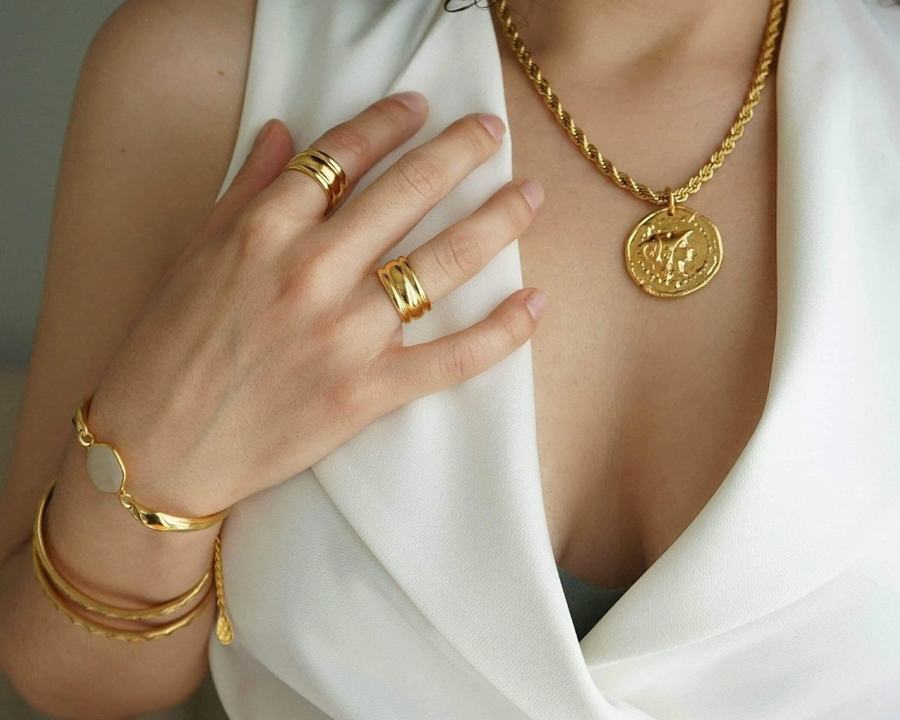 Gold Band Ring with Inner Floral Pattern