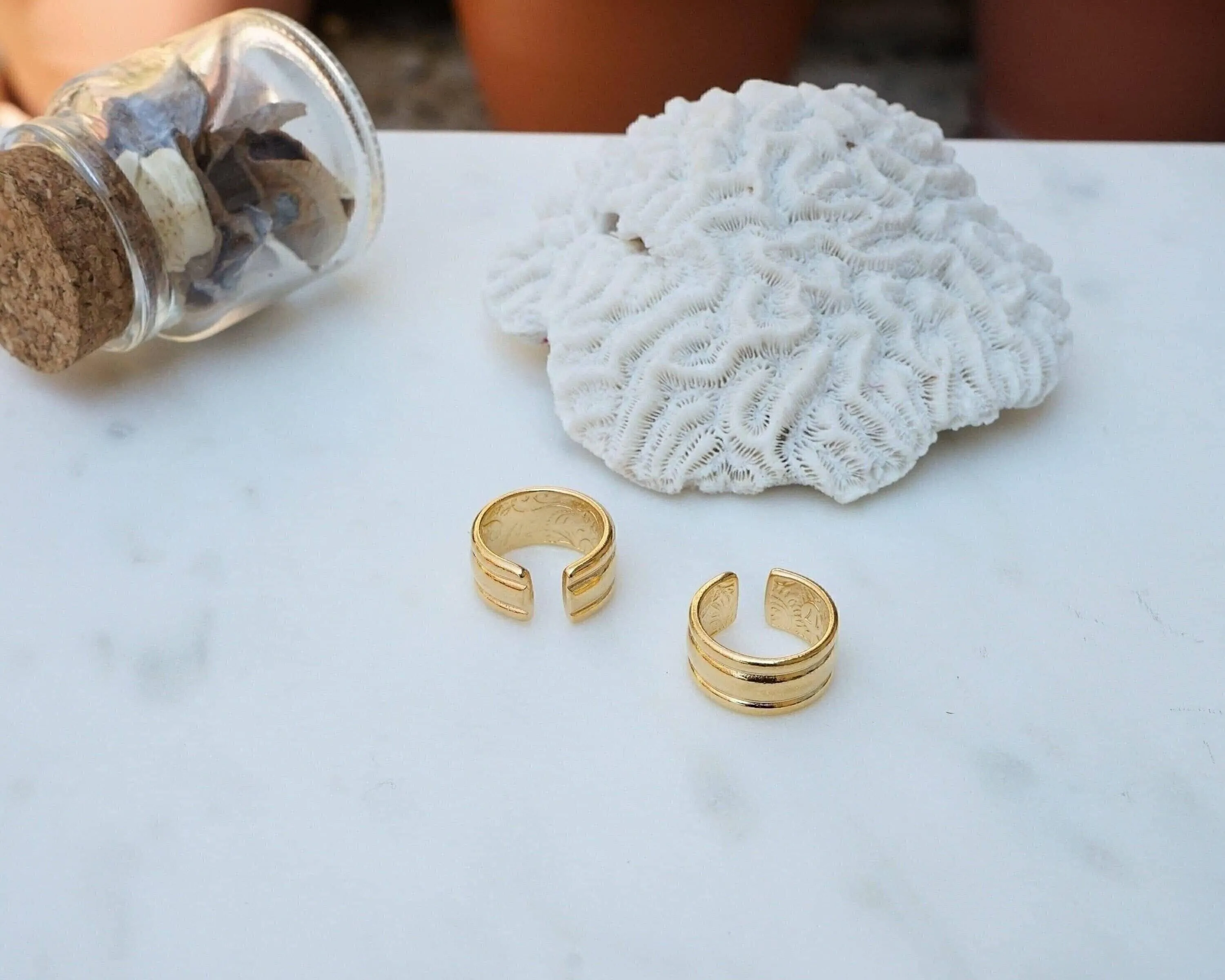 Gold Band Ring with Inner Floral Pattern