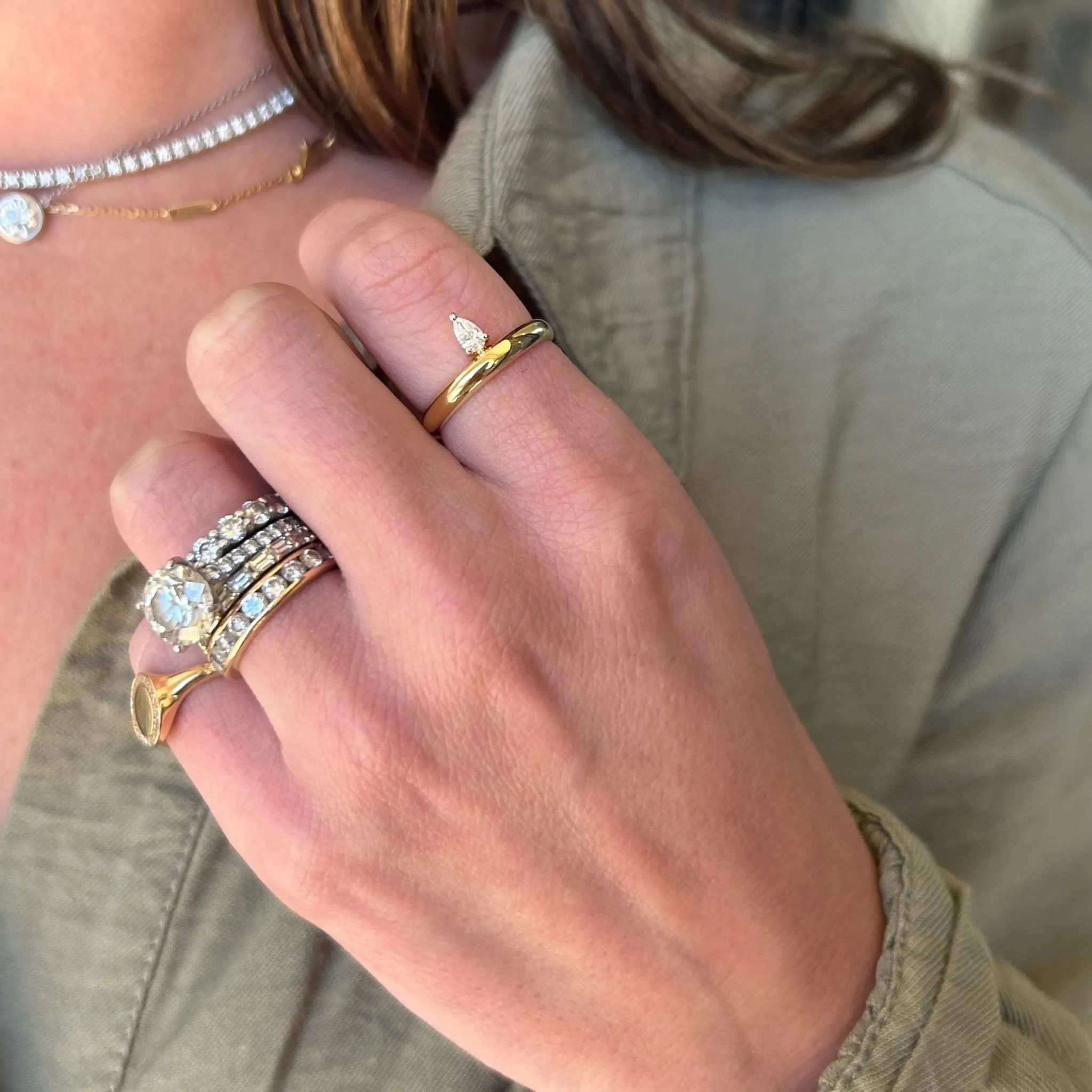 Offset Diamond Pear Band