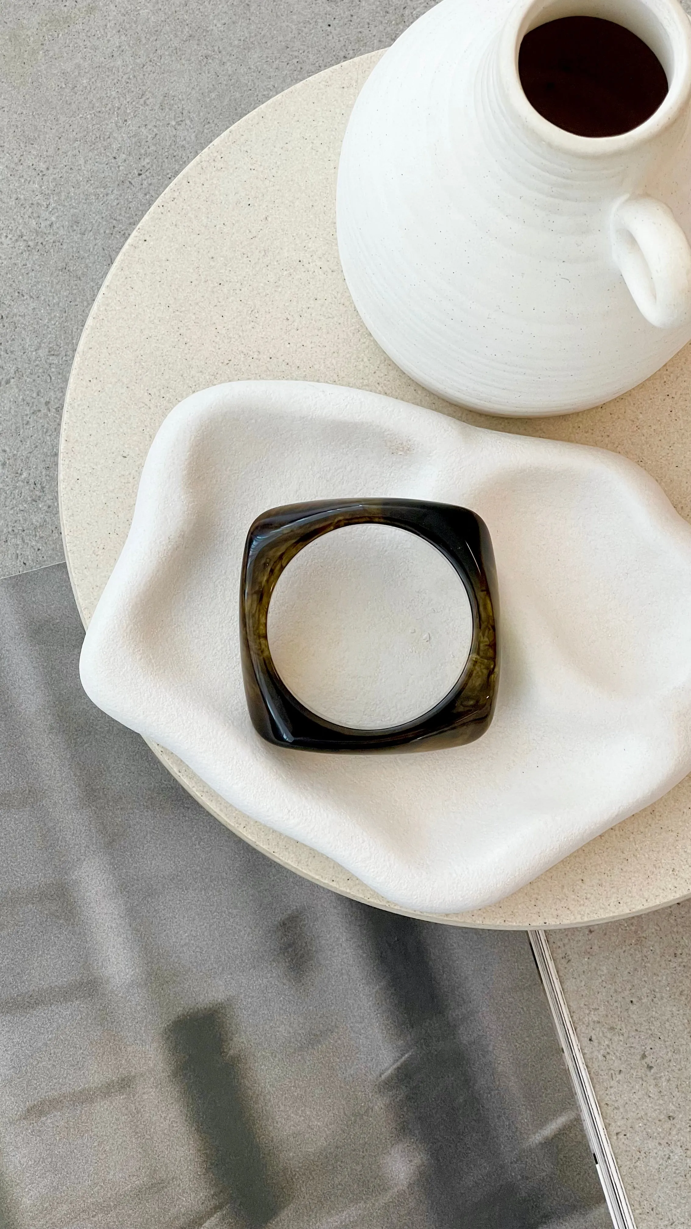 Salazar Bangle - Tea Resin