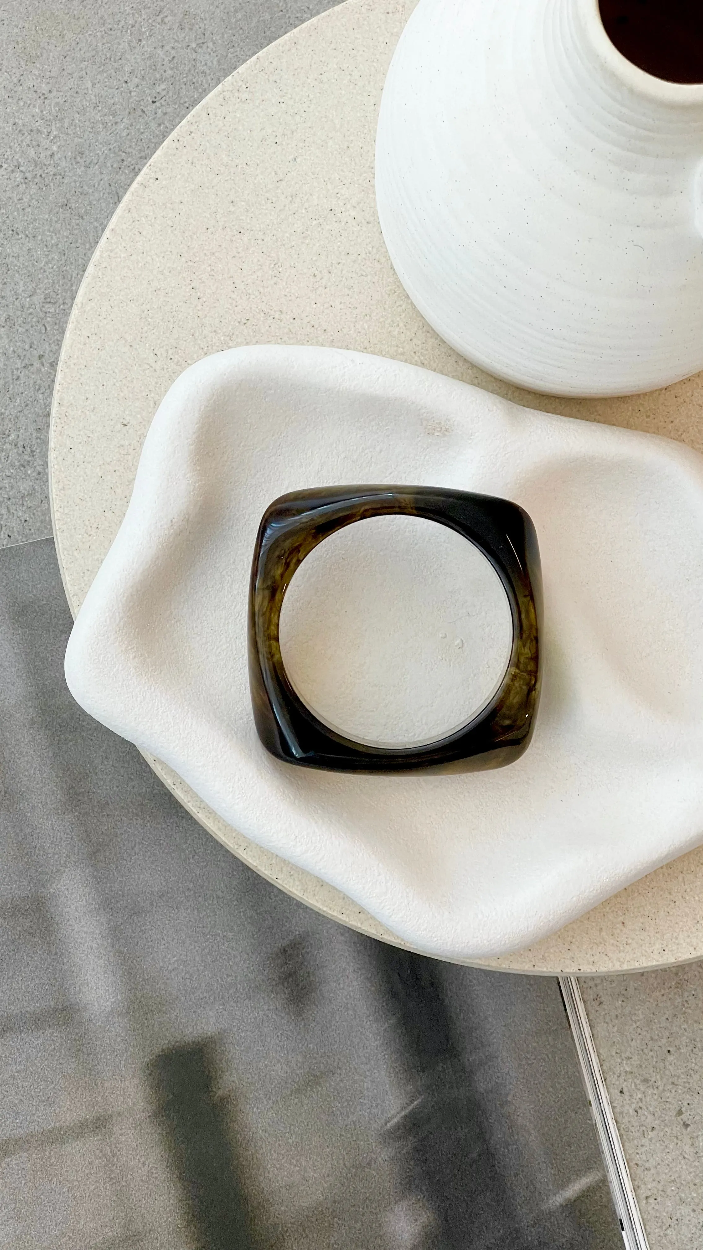 Salazar Bangle - Tea Resin