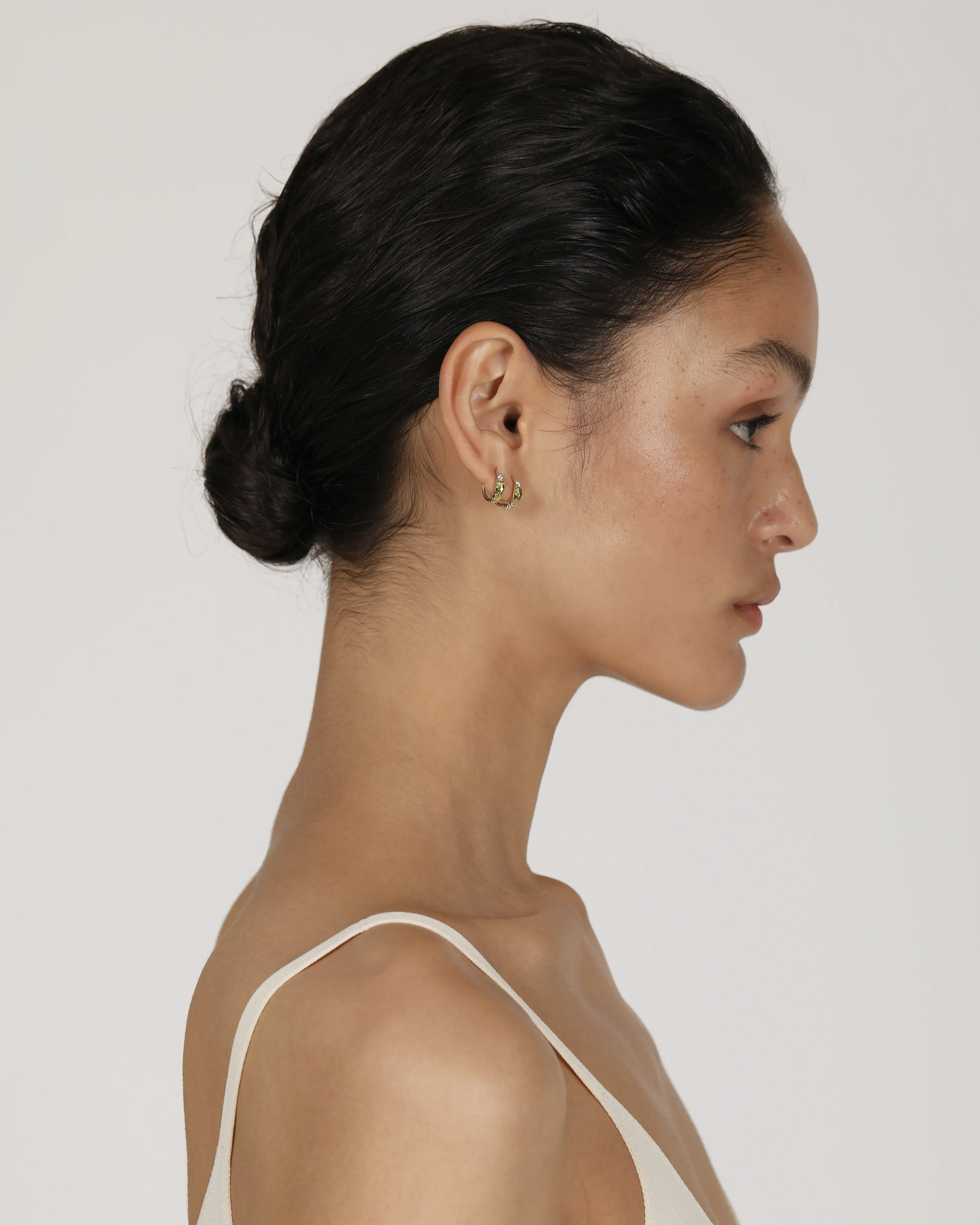 Sand Diamond Peridot Hoops
