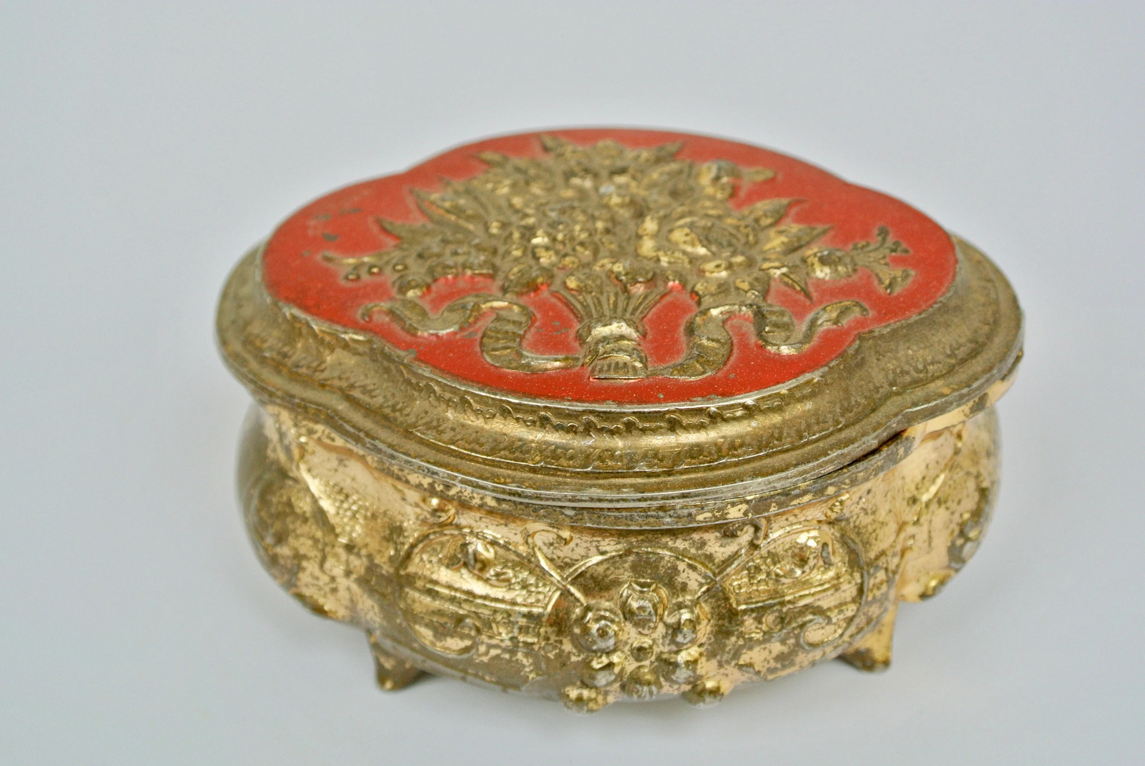The Royal Bouquet Ring Box (medium)
