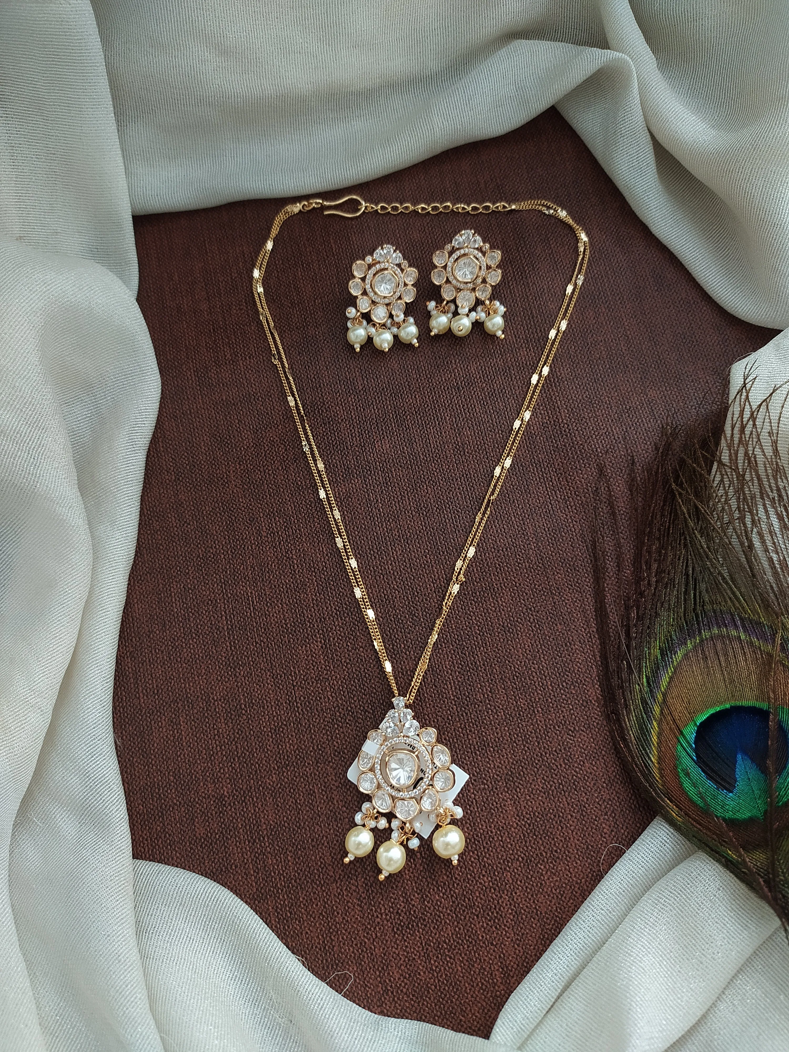 Trendy Gold-Plated Kundan Chain